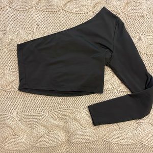 One shoulder black crop top